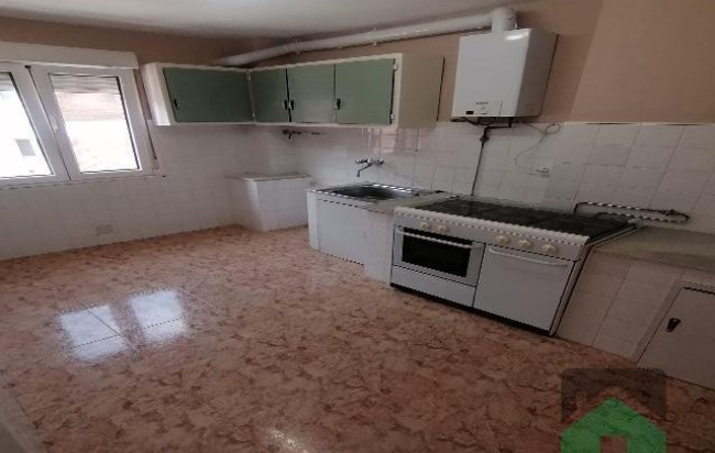 Piso, LA CALZADA ()